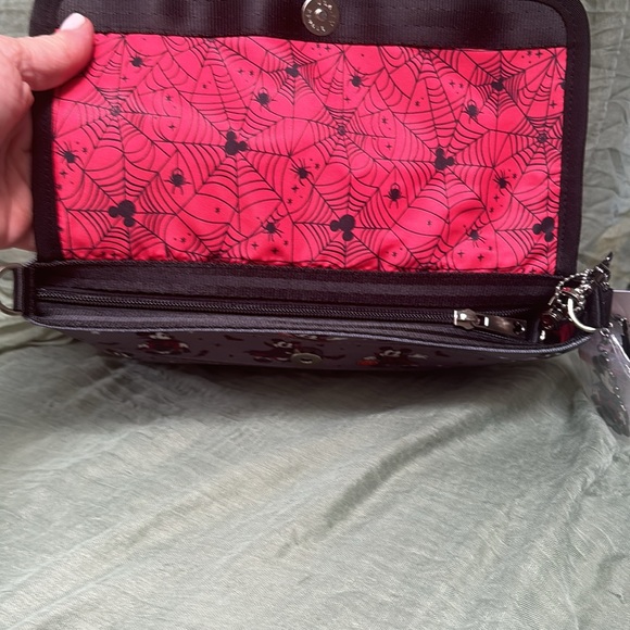 Harveys Seatbelt Disney Vampire Mickey Medium Crossbody NWT SOLD OUT - Picture 11 of 16